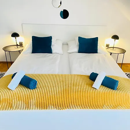 Alpesi Apartman Downtown-3