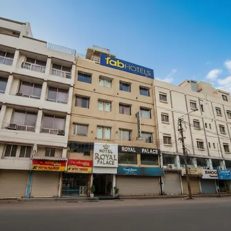 Fabhotel Royal Palace II-3