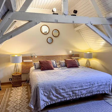 Skindles Guesthouse-2