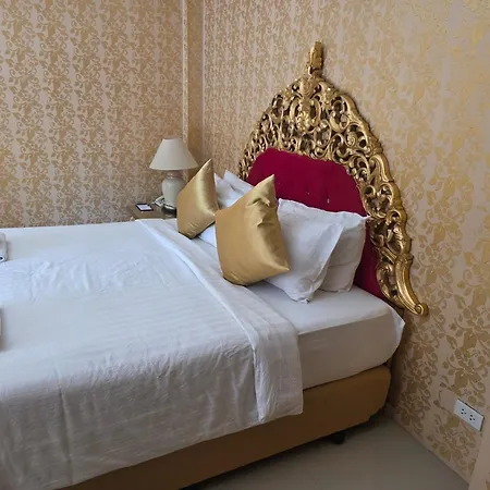 Nakaraj Princess Chiang Rai - Walking Street-3