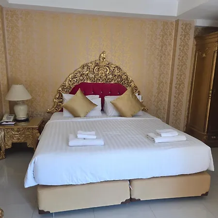 Nakaraj Princess Chiang Rai - Walking Street-3