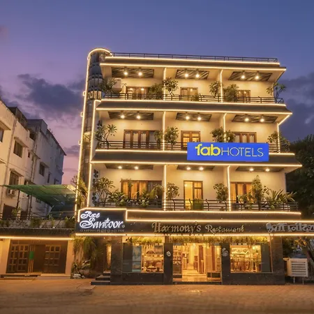 Fabhotel Santoor - Geeta Bhawan Square-3