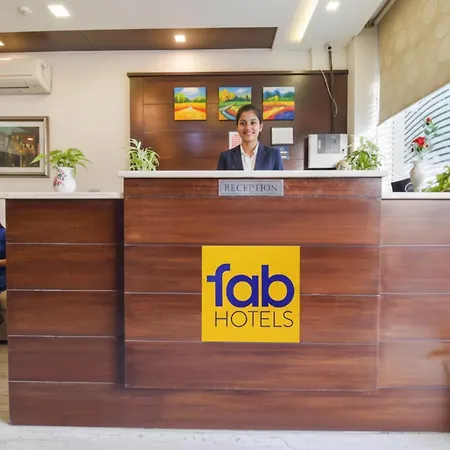 Fabhotel Signature Inn-2
