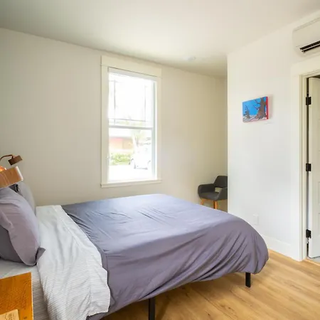 Eastside Guesthouse And Bivy-2