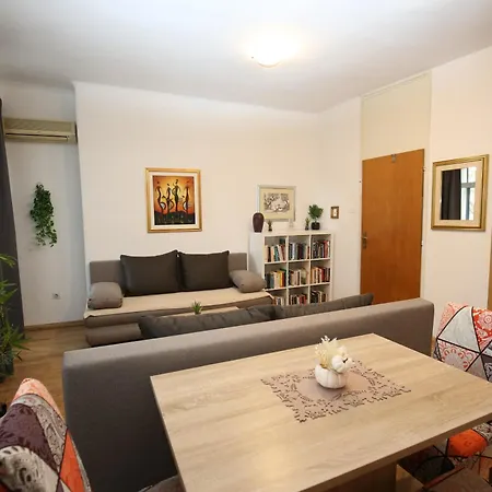 Odeon Apartment And Rooms-3