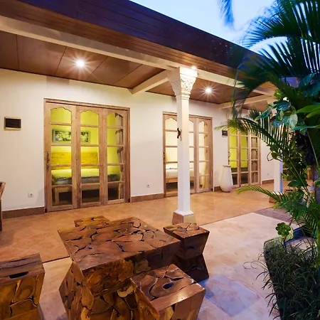 Bale Seminyak-2