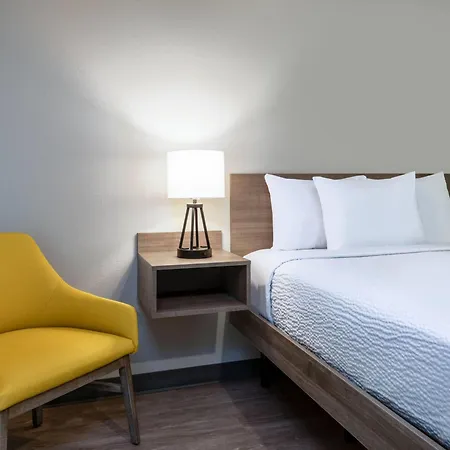 Echo Suites Extended Stay By Wyndham Springfield Airport Plz-3