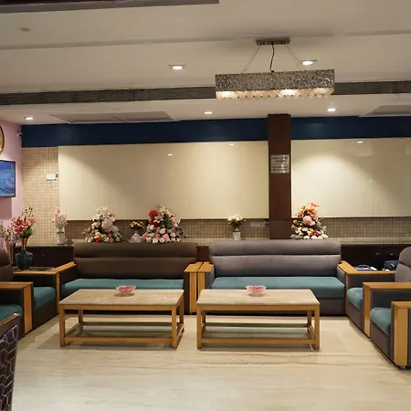 Collection O 2521 Hotel The Vinayak-3