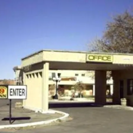 Deluxe Inn Of Roswell-2