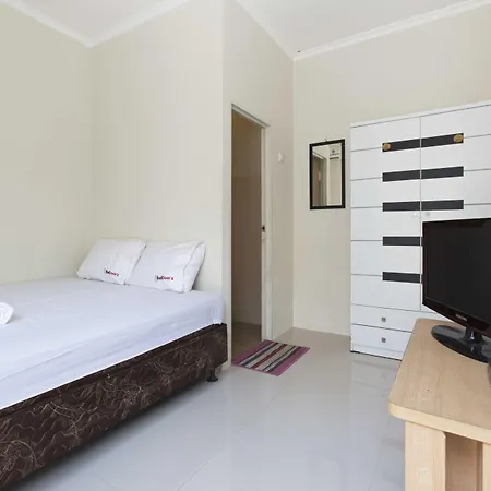 Reddoorz @ Tondano Benhill-2