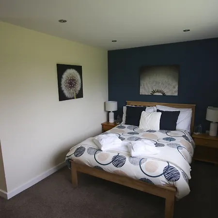 Broadwell Guest House-3