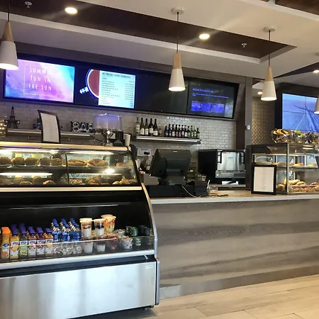 Courtyard By Marriott Santa Monica-3