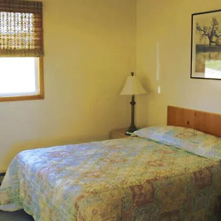 Lighthouse Cottages-3
