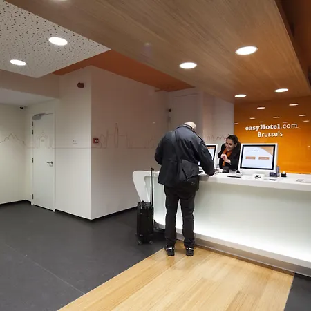 Easyhotel Brussels City Centre-3