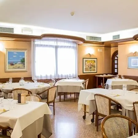 Hotel Villa Monica-3