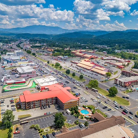 Americana Inn A Travelodge By Wyndham-3