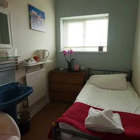 Leonardos Guest House-3