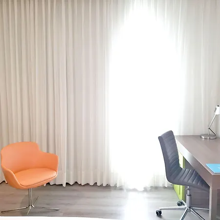 Hampton By Hilton Medellin-3