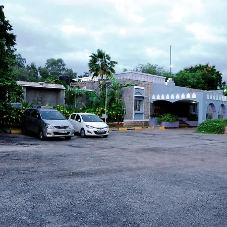 Kstdc Hotel Mayura Bhuvaneshwari Kamalapur-3
