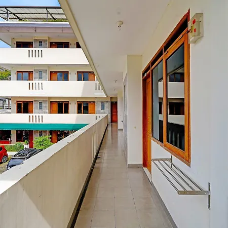 Oyo 1699 Verona Residence-3