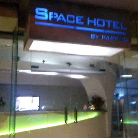 Space Hotel-2