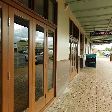 Royal Hotel-Motel-2