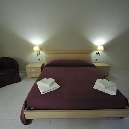 Gatto Bianco House-3