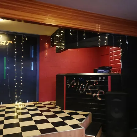 Manitou Motor Inn-2
