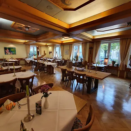 Hotel Neuenburger Hof-2