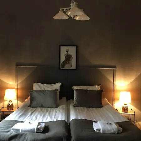 Morris Hotel-2