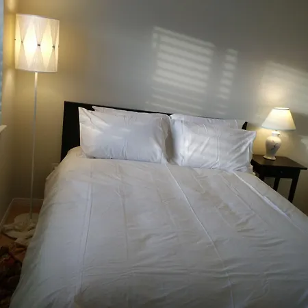 Marpole Guest House-2