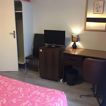 Hotel Des Pyrenees - Entre Bastille Et Nation-3