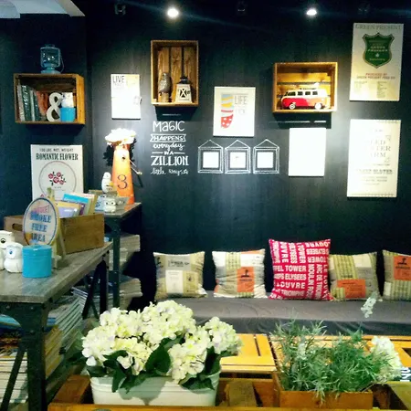 Cottonwood Bed&Breakfast House Bandung-3