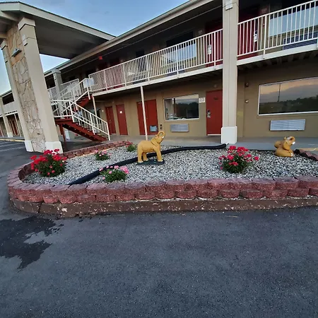 Big Spring Inn Madisonville-3