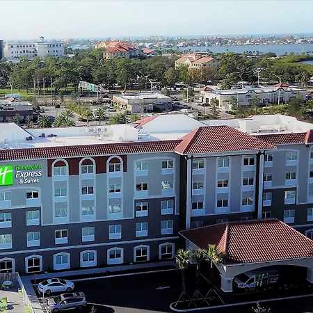 Holiday Inn Express & Suites - St. Petersburg - Madeira Beach By Ihg-3