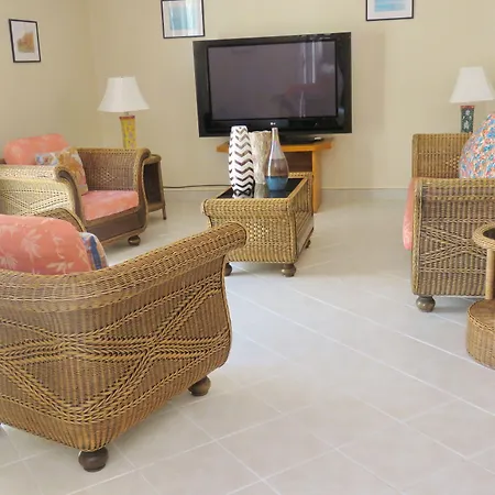 Butterfly Garden Boutique Residences Apts And Villas, A Lifestyle Destination Ex Lg 1-3 Bedroom Units , Full Kitchen, 2 Full Bathrooms, Rain Shower, Spa Bath, Free Bbq, Free Fast Fiber Optic Wifi, Staff 24-7-2