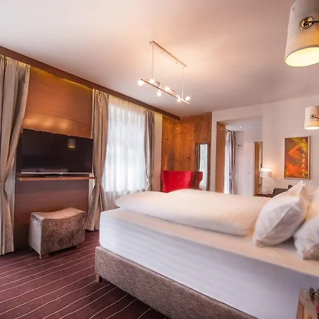 Arthaushotel-2
