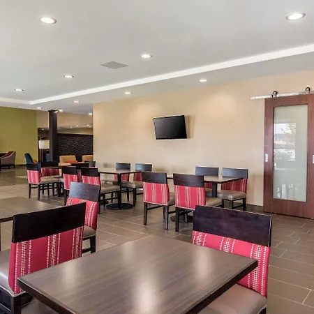 Comfort Suites Meridian And I-40-3