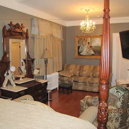 Monroe House Executive Guest Suites-3