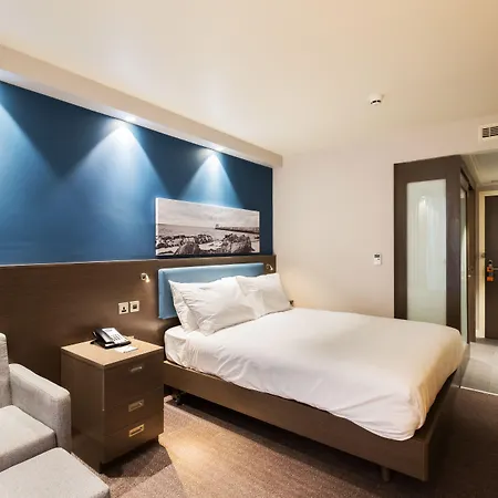 Hampton By Hilton Aberdeen Airport-3