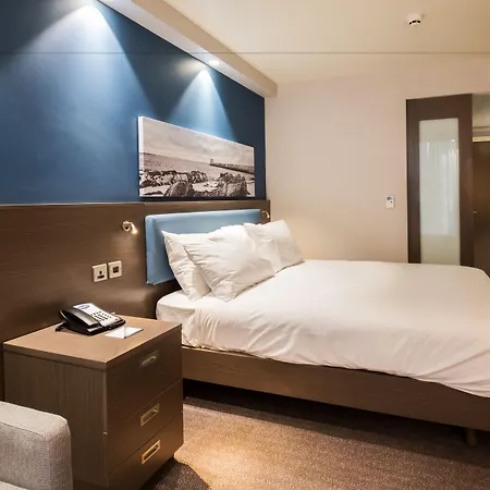 Hampton By Hilton Aberdeen Airport-2