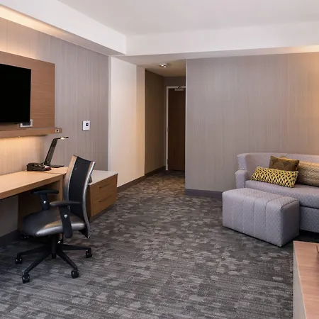 Courtyard By Marriott Detroit Farmington-2