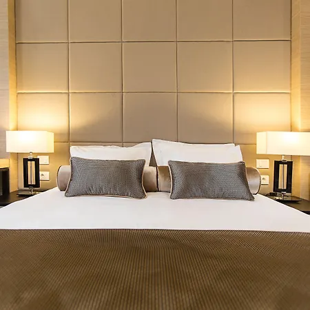 Dominic Smart & Luxury Suites - Republic Square-2
