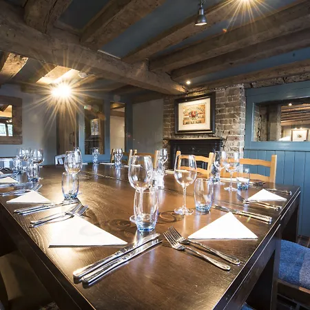 The Ostrich Inn Colnbrook London Heathrow-2
