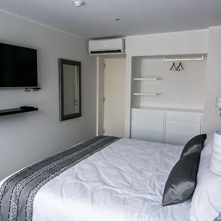 Apart Hotel Petit Palace Suites-2