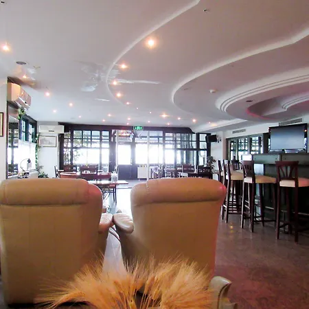 Airport Inn Hotel-3