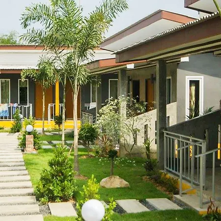 Popular Lanta Resort-2