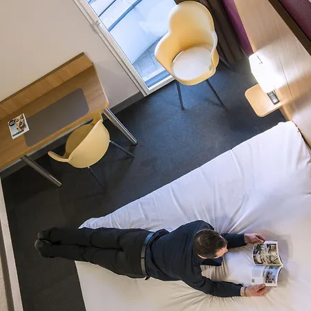 B&B HOTEL La Rochelle Centre 3 étoiles-2