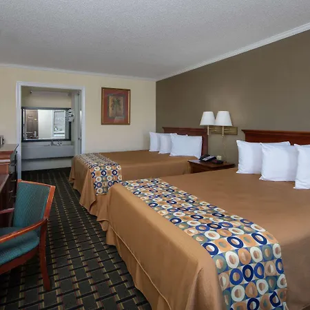Travelodge By Wyndham Orangeburg-3