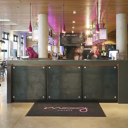 Moxy Frankfurt Airport-2